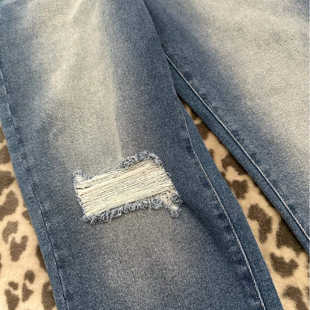 KanCan High Waisted Denim Jeans in Medium Stone Wash Size 30 Women’s